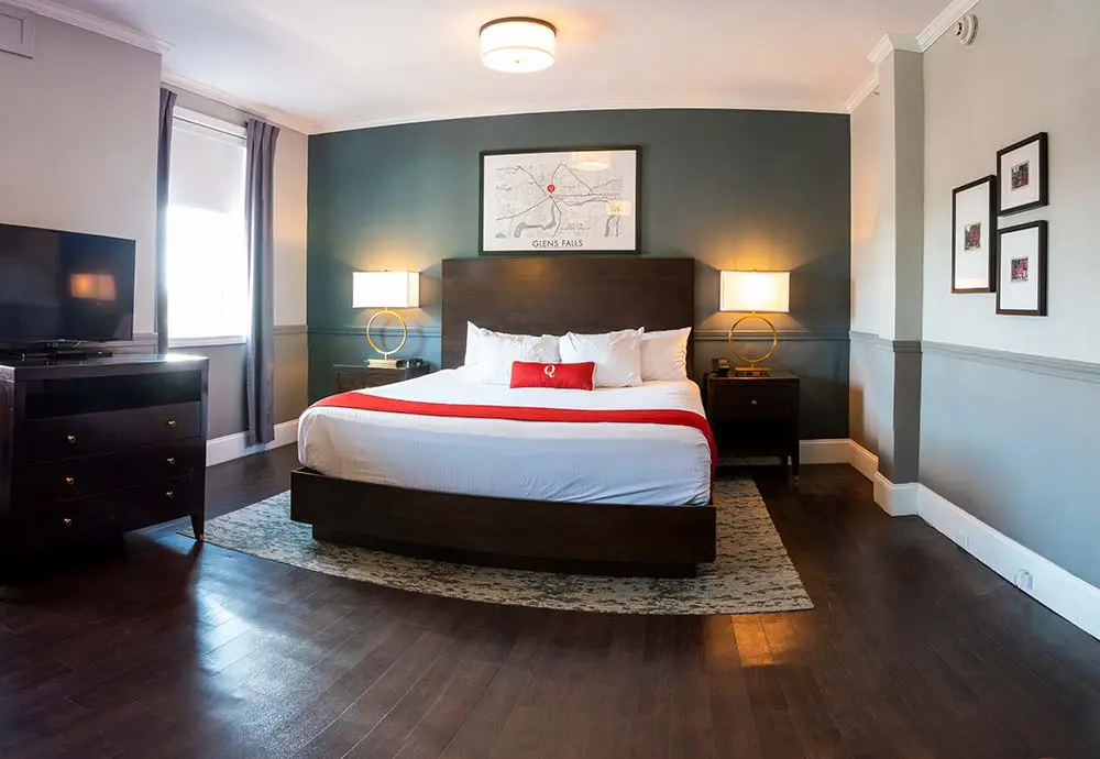 King bed in hotel room